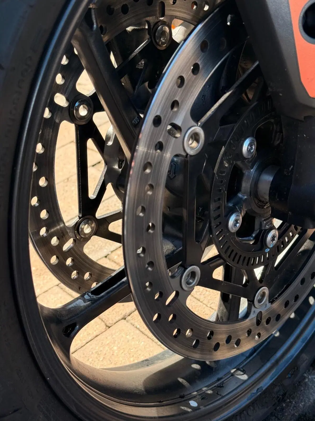 Triumph Street Triple 765 R (2023 - 26) (11)