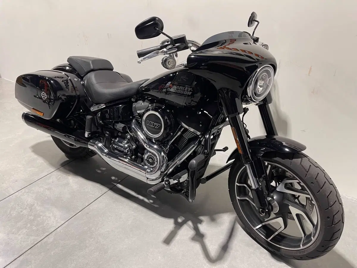 Harley-Davidson Sport Glide (2021 - 25) (2)