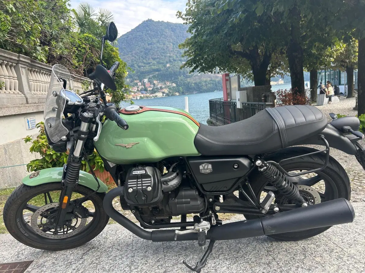 Moto Guzzi V7 Stone Centenario (2021 - 22)