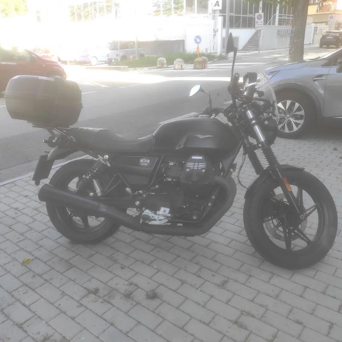Moto Guzzi V7 Stone (2021 - 24)