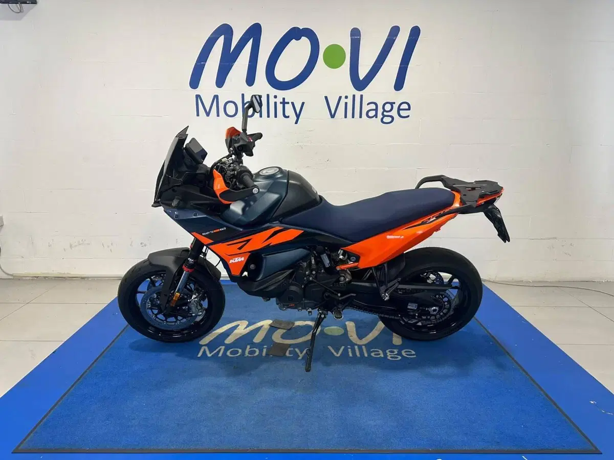 KTM 890 SMT (2026) (5)
