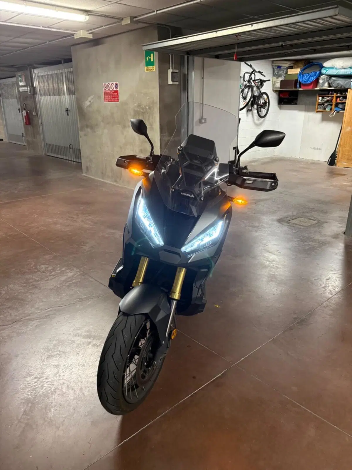 Honda X-ADV 750 DCT (2021 - 24) (2)