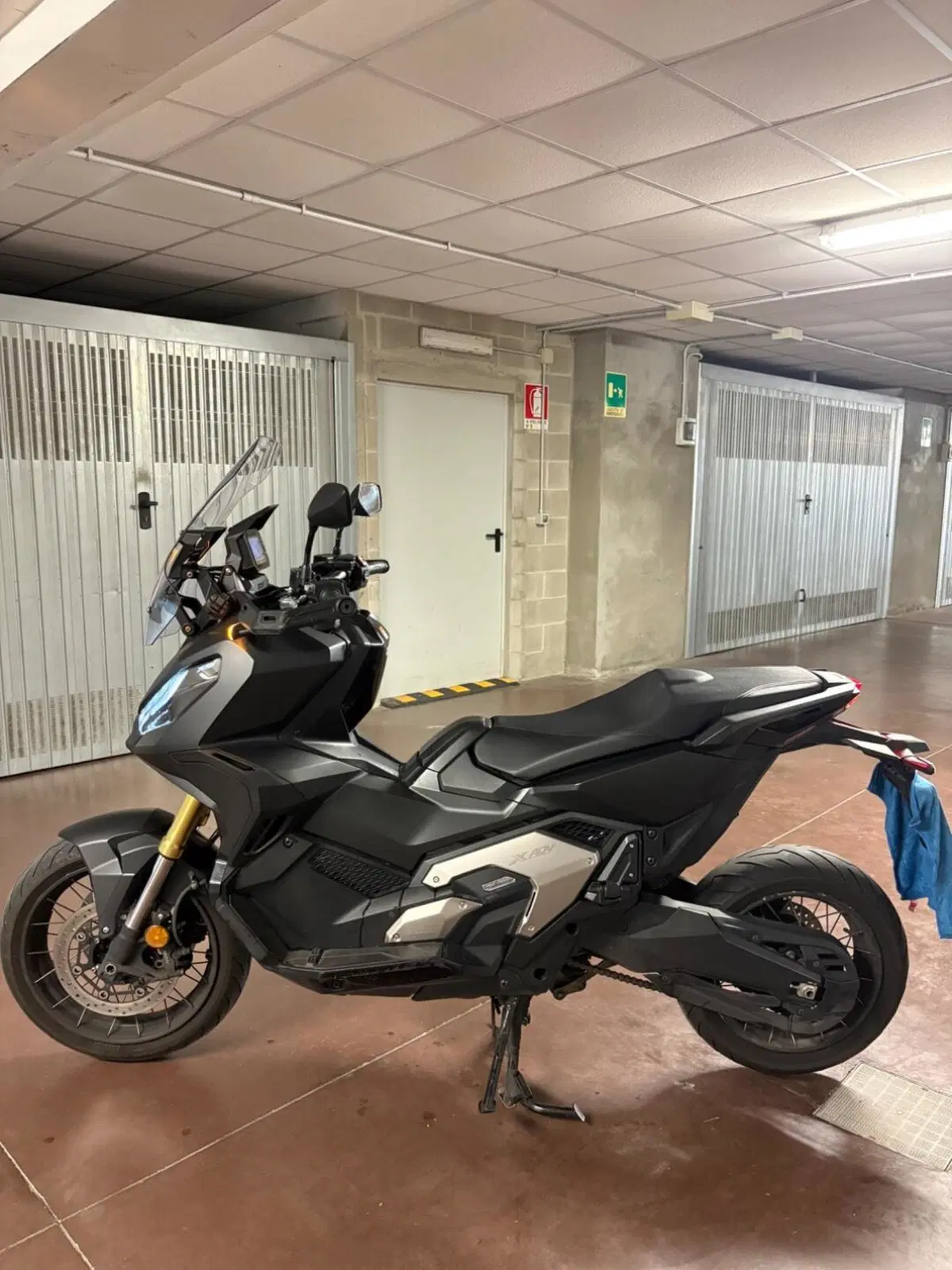 Honda X-ADV 750 DCT (2021 - 24) (3)