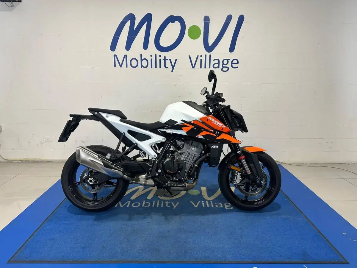 KTM 990 Duke R (2026)