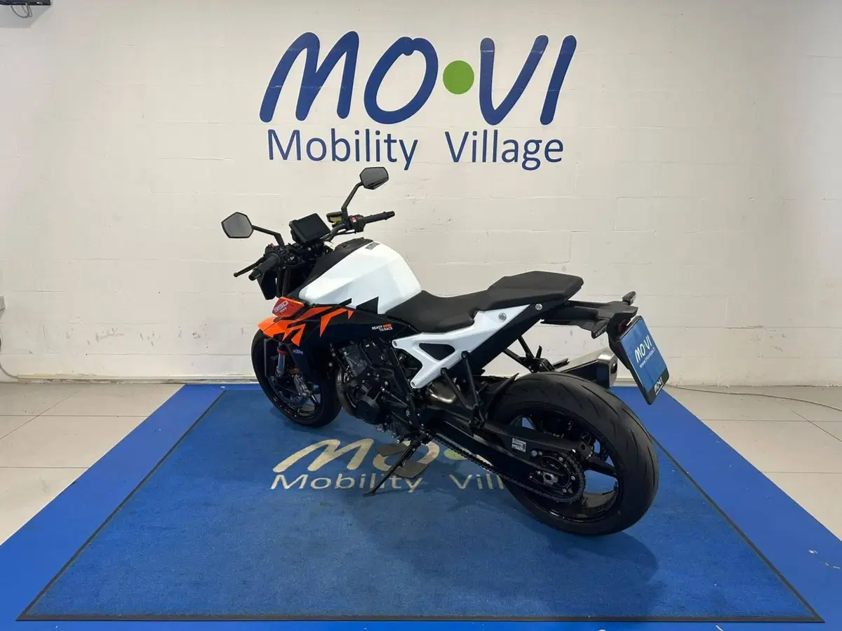 KTM 990 Duke R (2026) (4)