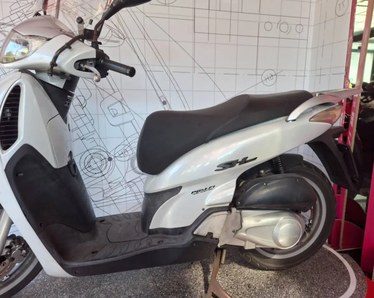 Honda SH 125 i (2009 - 12) (4)