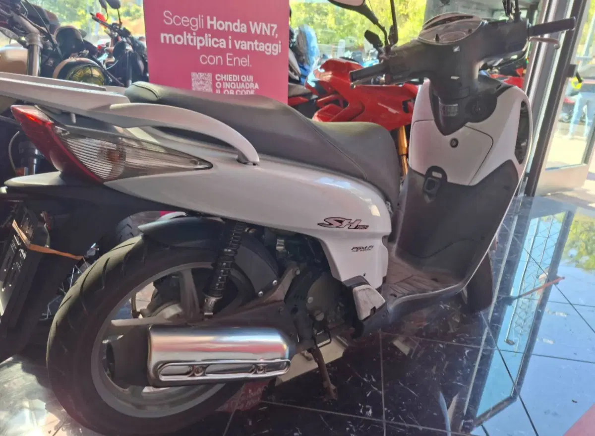 Honda SH 125 i (2009 - 12) (11)
