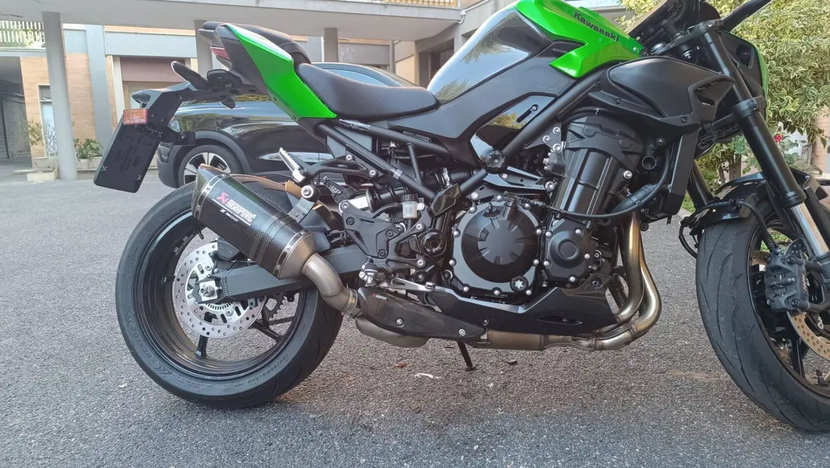 Kawasaki Z 900 (2025 - 26) (8)