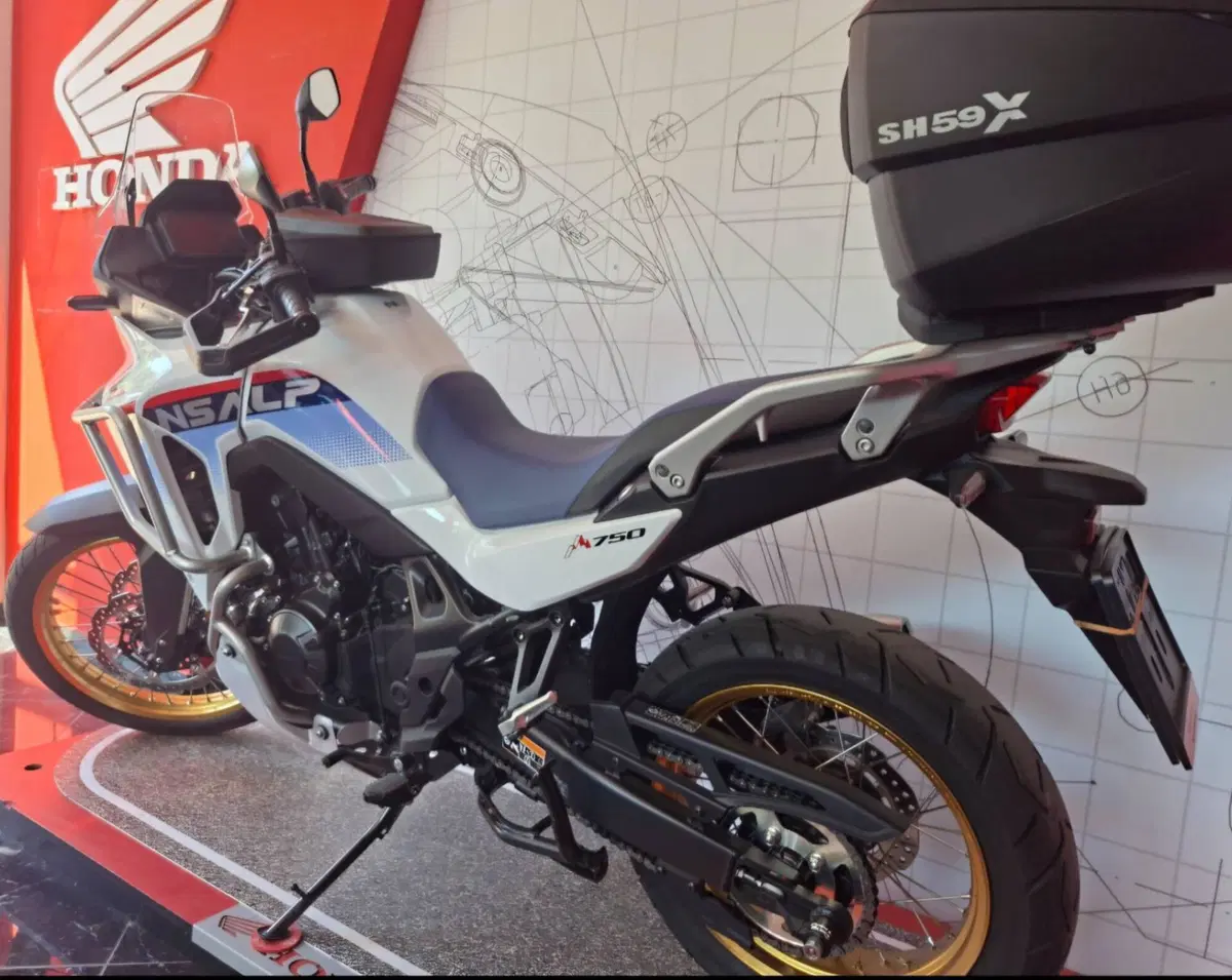 Honda Transalp XL750 (2026) (6)