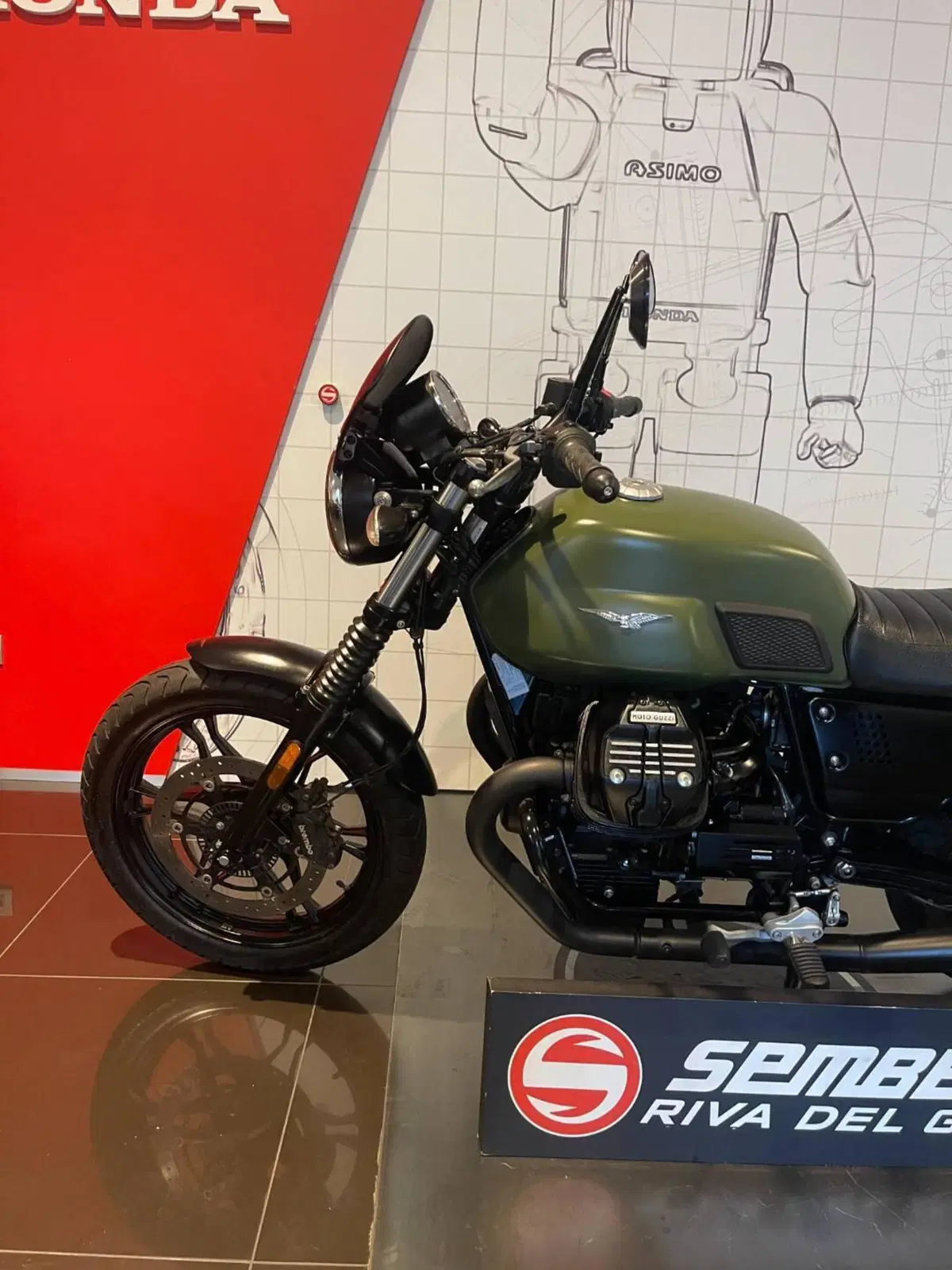 Moto Guzzi V7 III Stone (2017 - 20) (8)