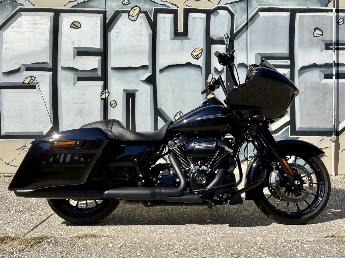 Harley-Davidson 107 Road Glide Special (2017 - 18) - FLTRXS