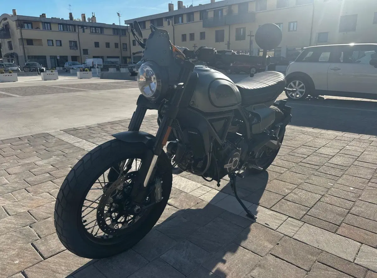 Ducati Scrambler 800 Night Shift (2021 - 22) (4)