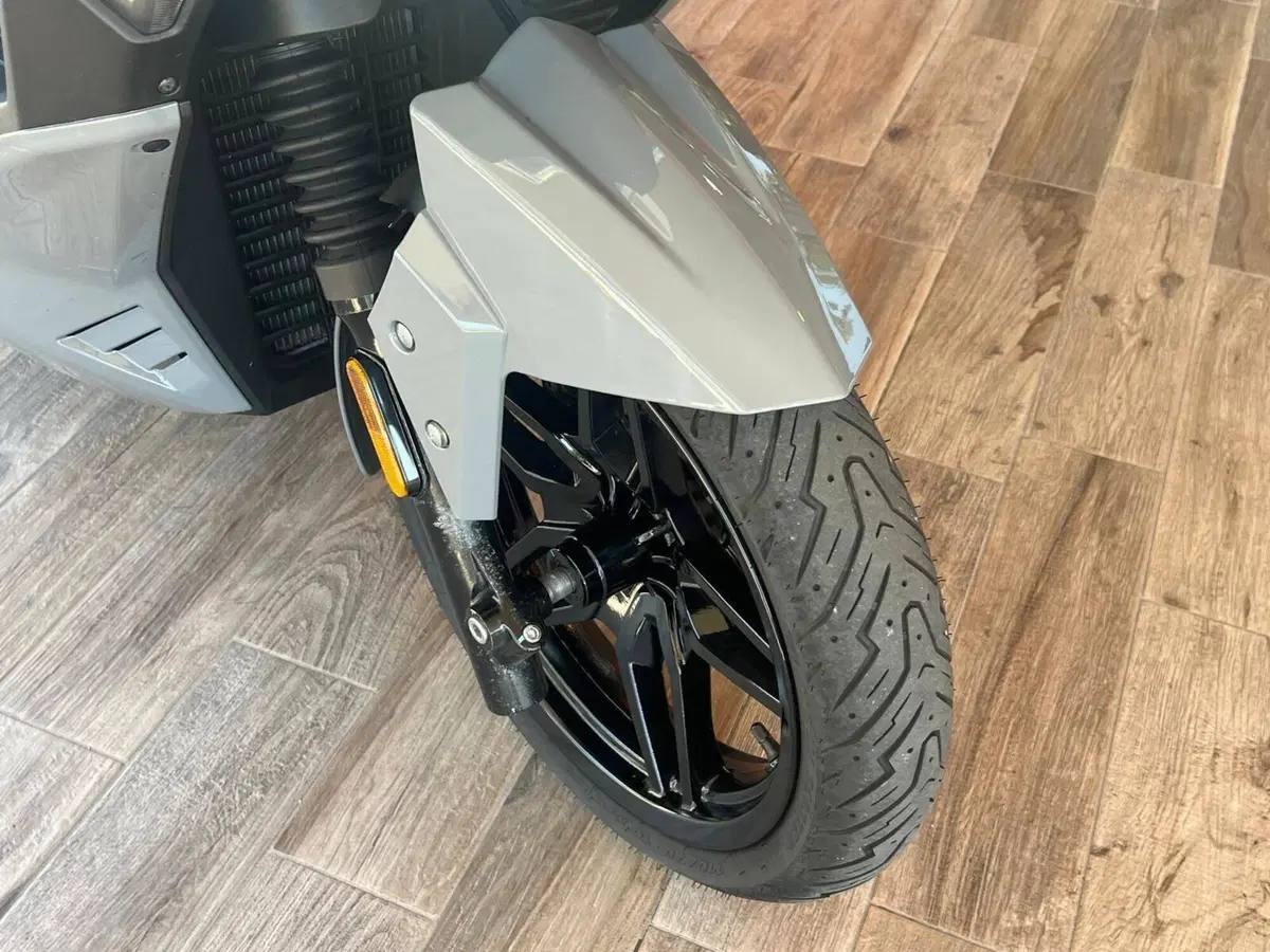 Sym Joyride 300 (2022 - 24) (9)