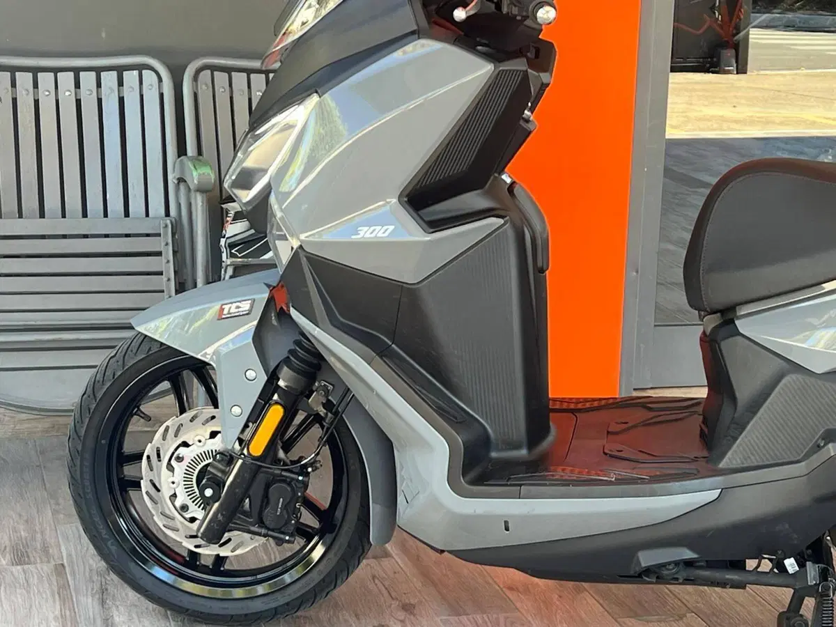 Sym Joyride 300 (2022 - 24) (10)