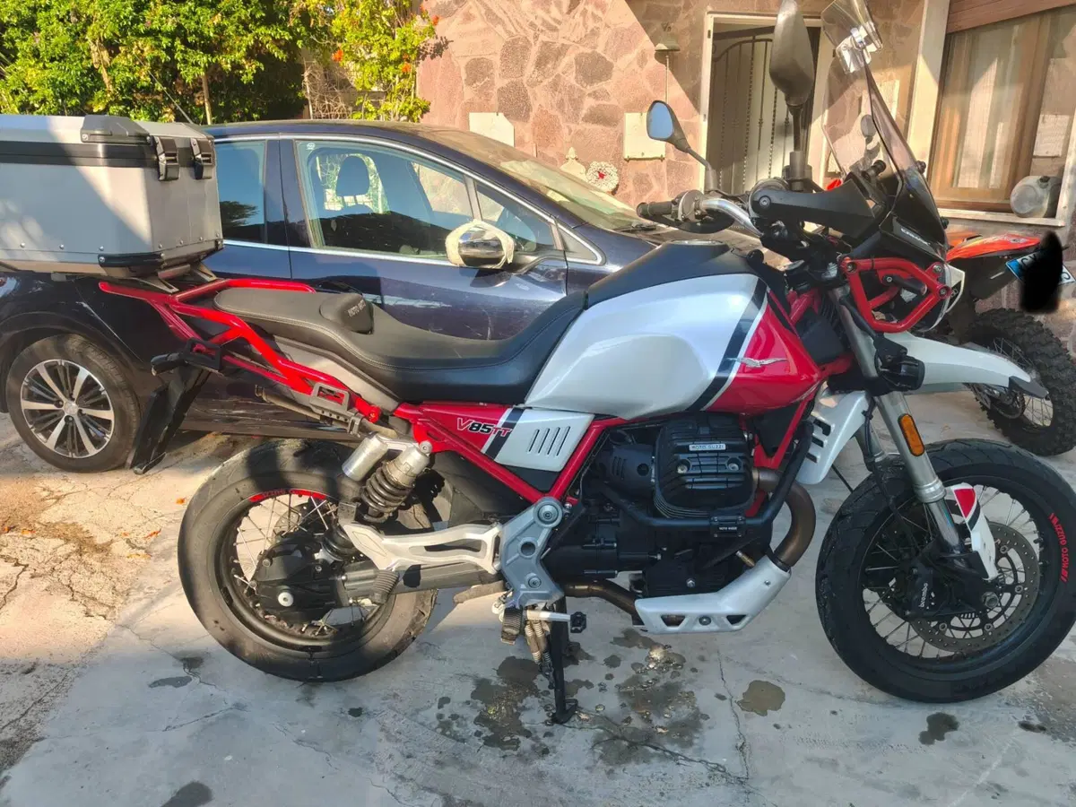 Moto Guzzi V85 TT (2019 - 20) (2)