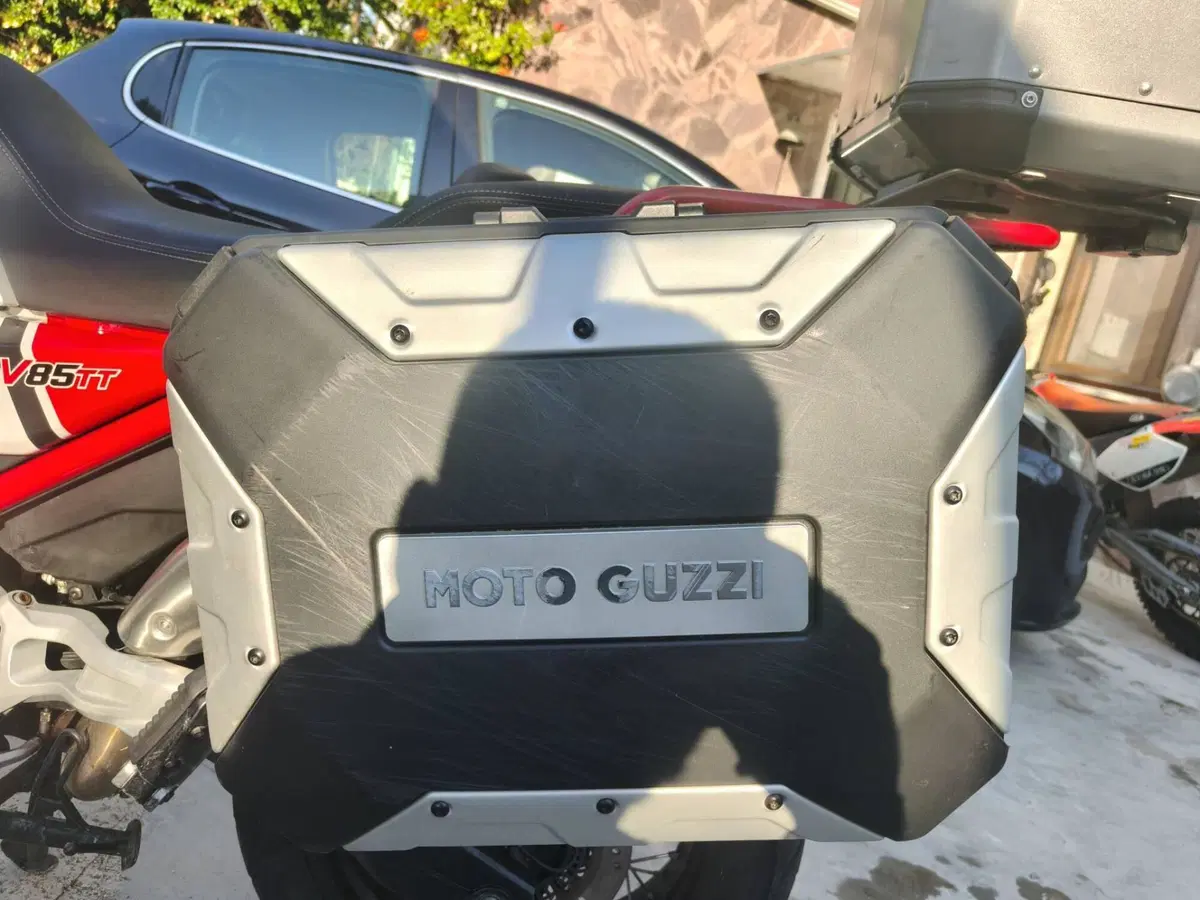 Moto Guzzi V85 TT (2019 - 20) (6)