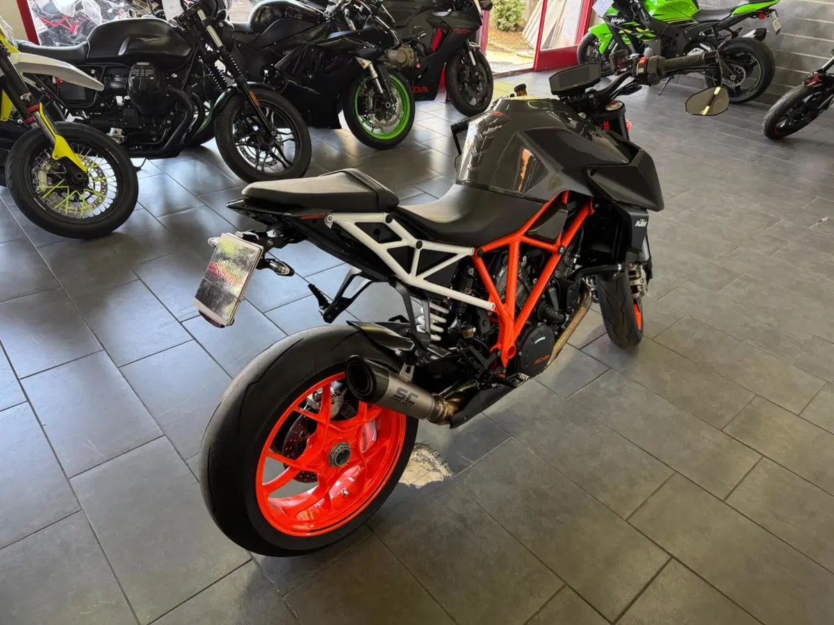KTM 1290 Super Duke R ABS (2017 - 18) (5)