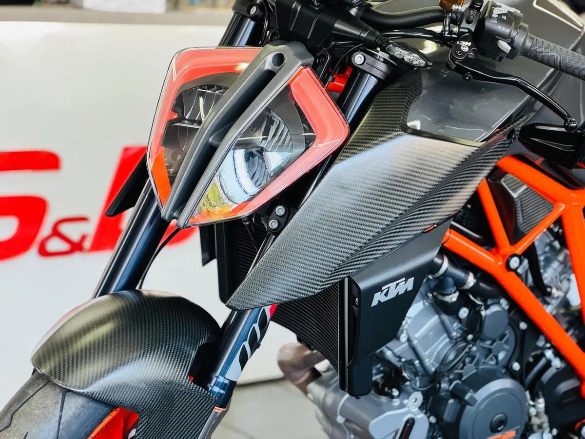 KTM 1290 Super Duke R ABS (2017 - 18) (7)
