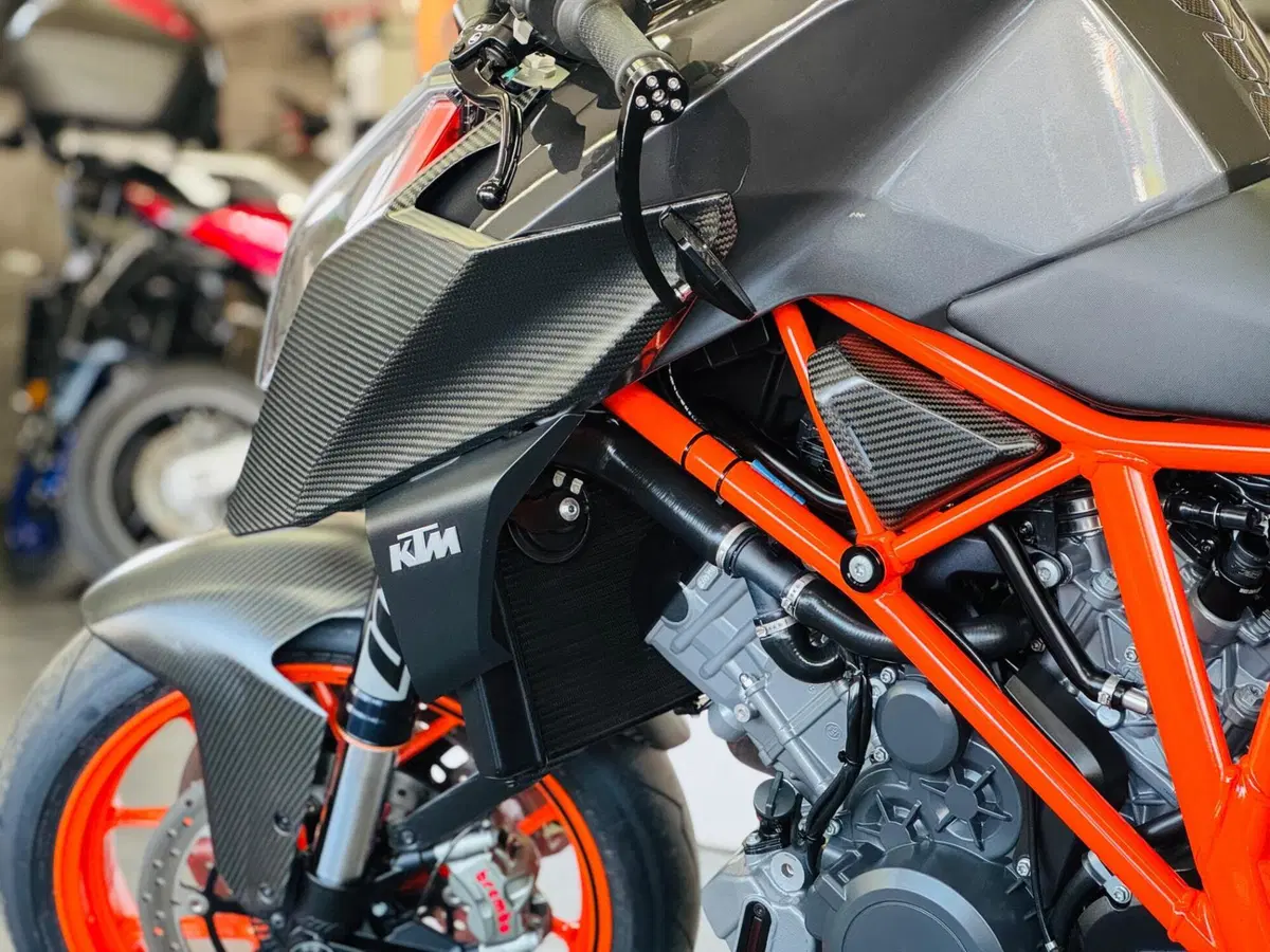 KTM 1290 Super Duke R ABS (2017 - 18) (8)