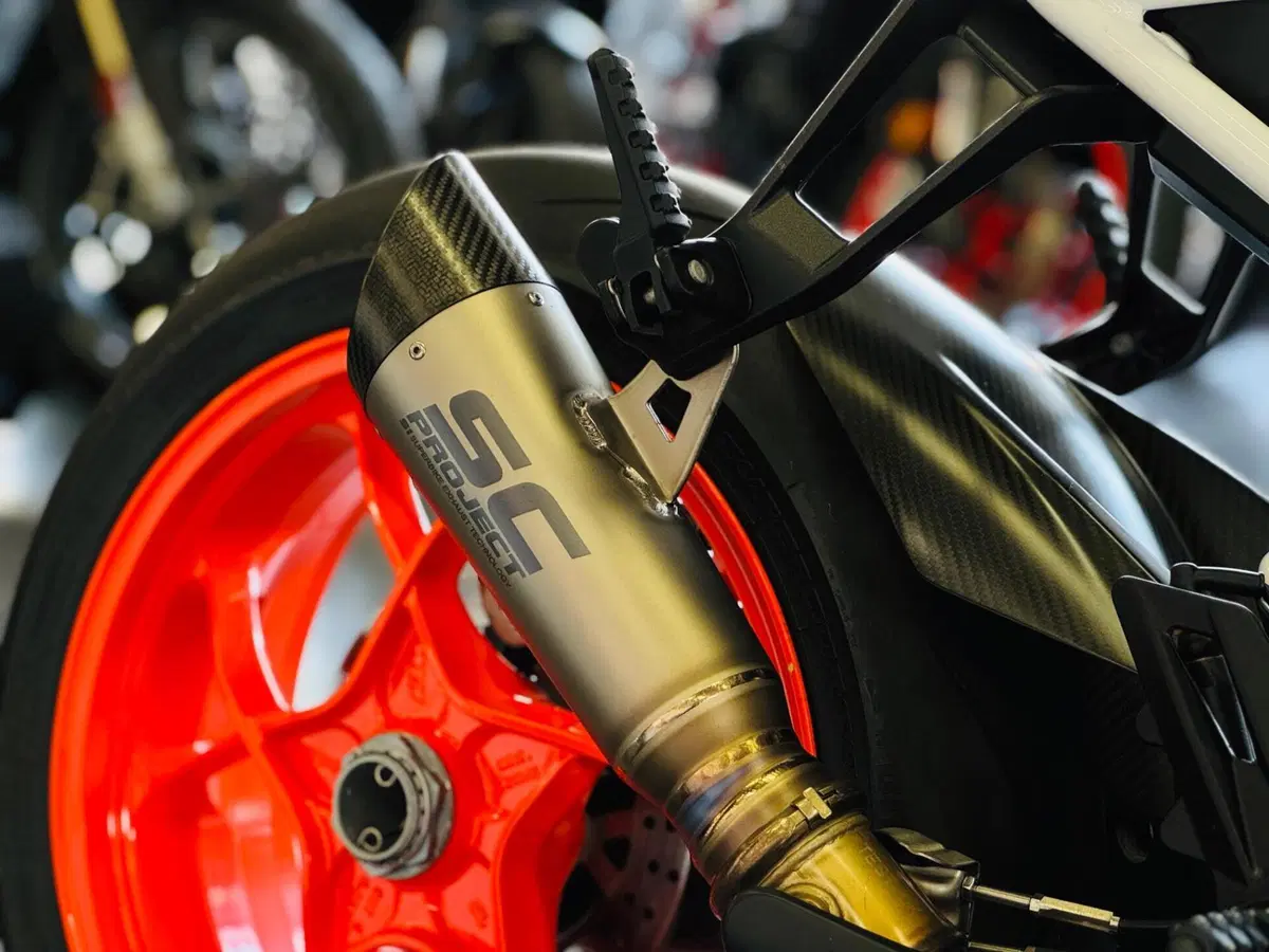 KTM 1290 Super Duke R ABS (2017 - 18) (11)