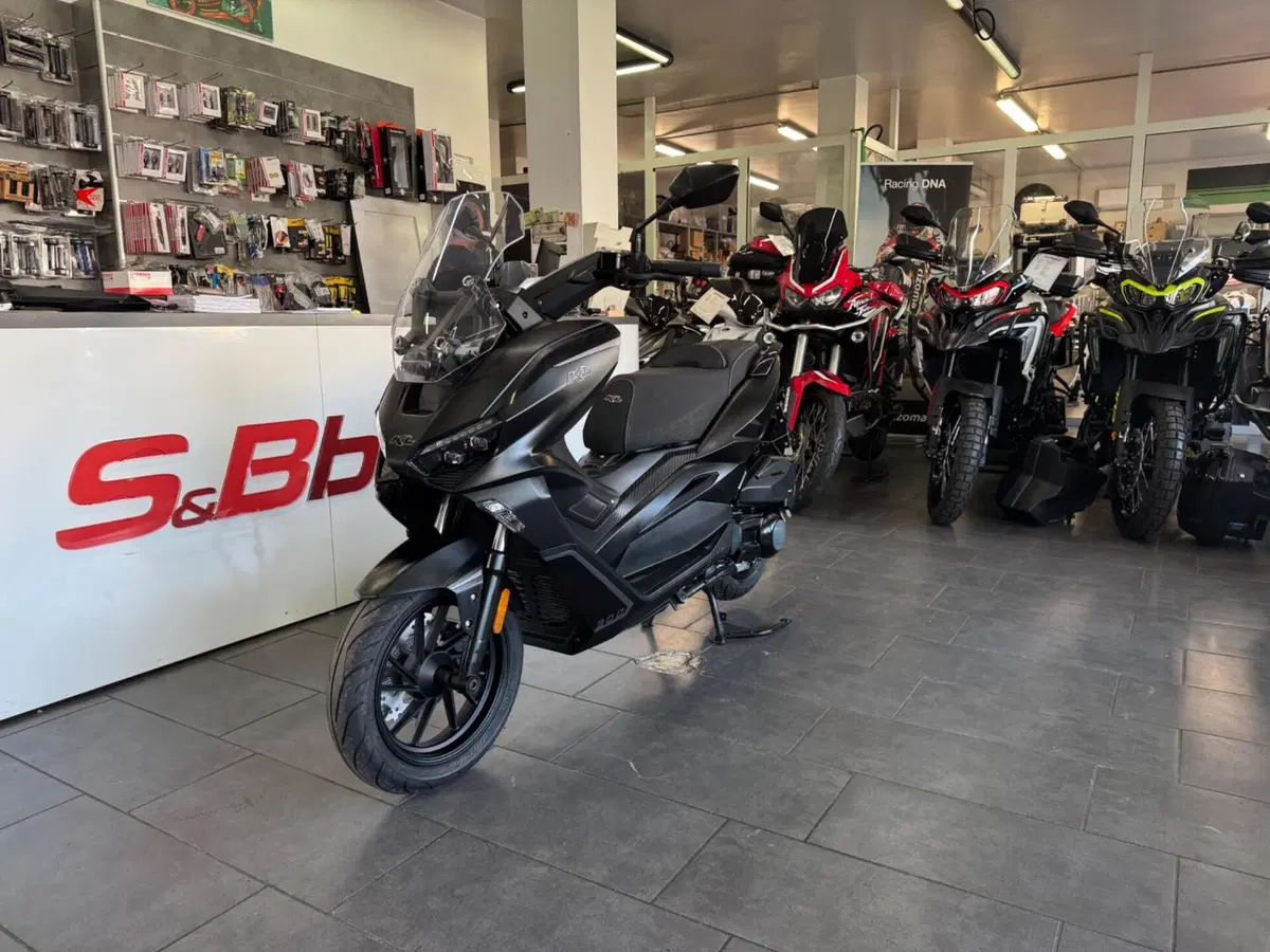 Kl Brera 300 (2022 - 25) (2)