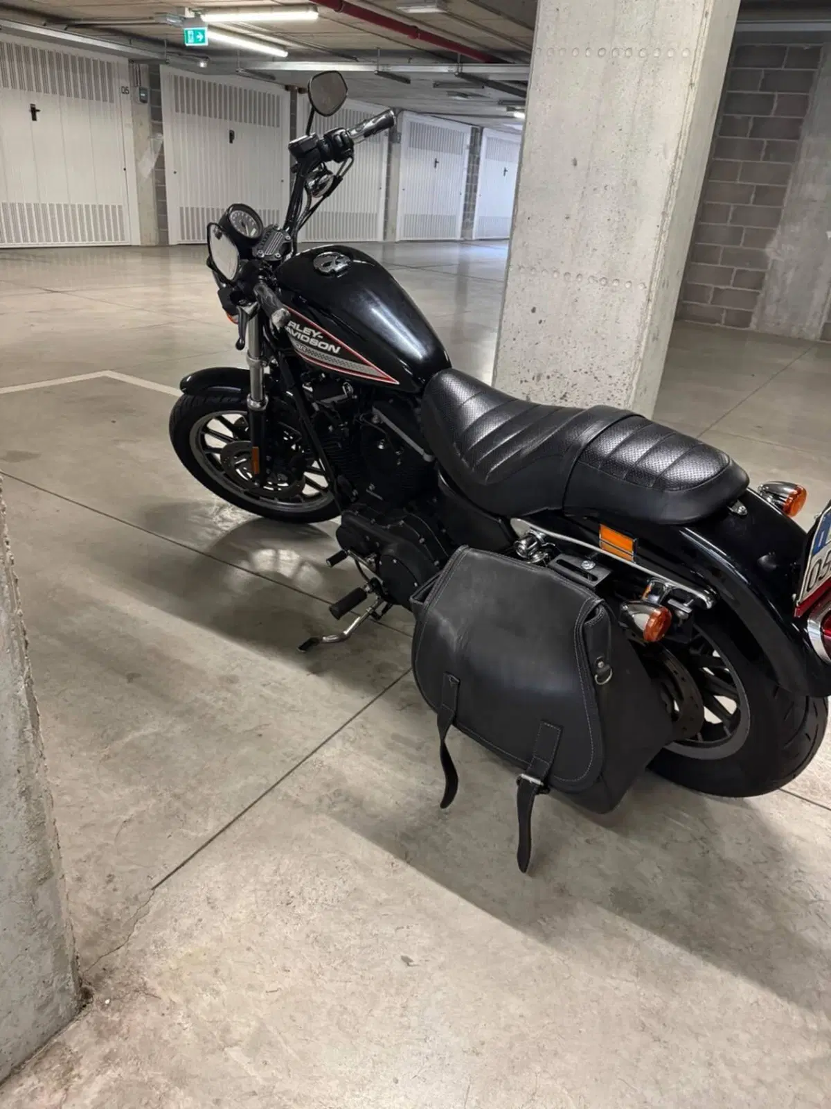 Harley-Davidson 883 R (2004 - 05) - XL 883R (3)