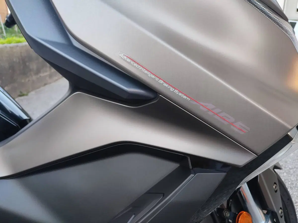Kymco AK 550 Premium (2023 - 25) (9)
