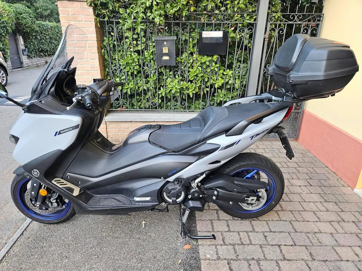 Yamaha T-Max 560 (2020 - 21) (2)
