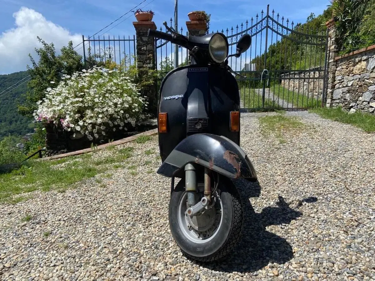 Piaggio Vespa 125 PX (2)