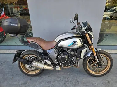 CFMOTO 700CL-X Heritage (2021 - 26) usata