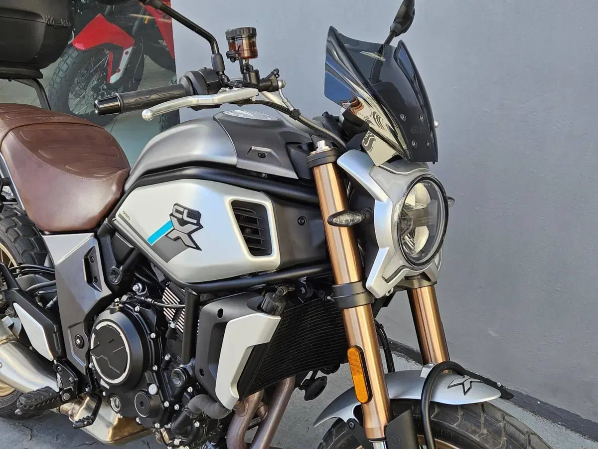 CFMOTO 700CL-X Heritage (2021 - 26) (2)