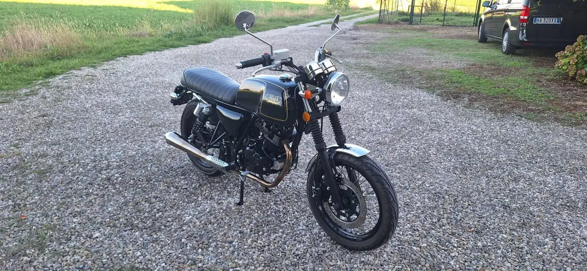 Mash Italia Black Seven 125 (2021 - 25) (2)