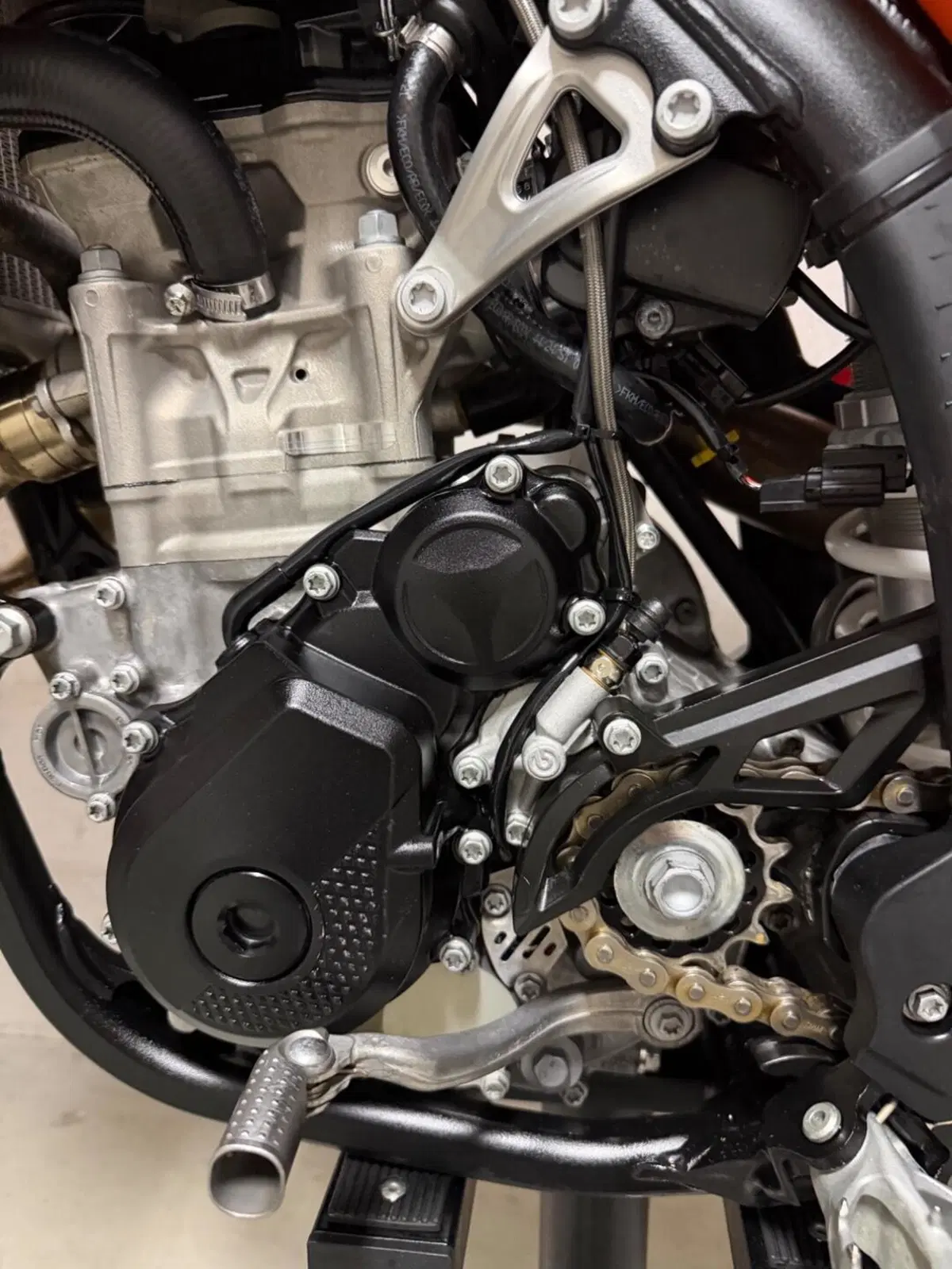KTM 250 SX-F (2026) (4)