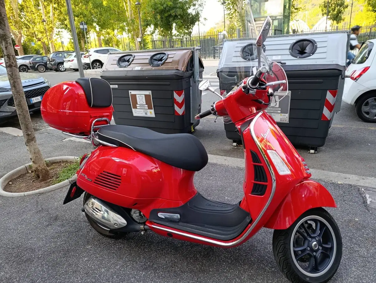 Vespa GTS 300 Super (2023 - 24) (3)