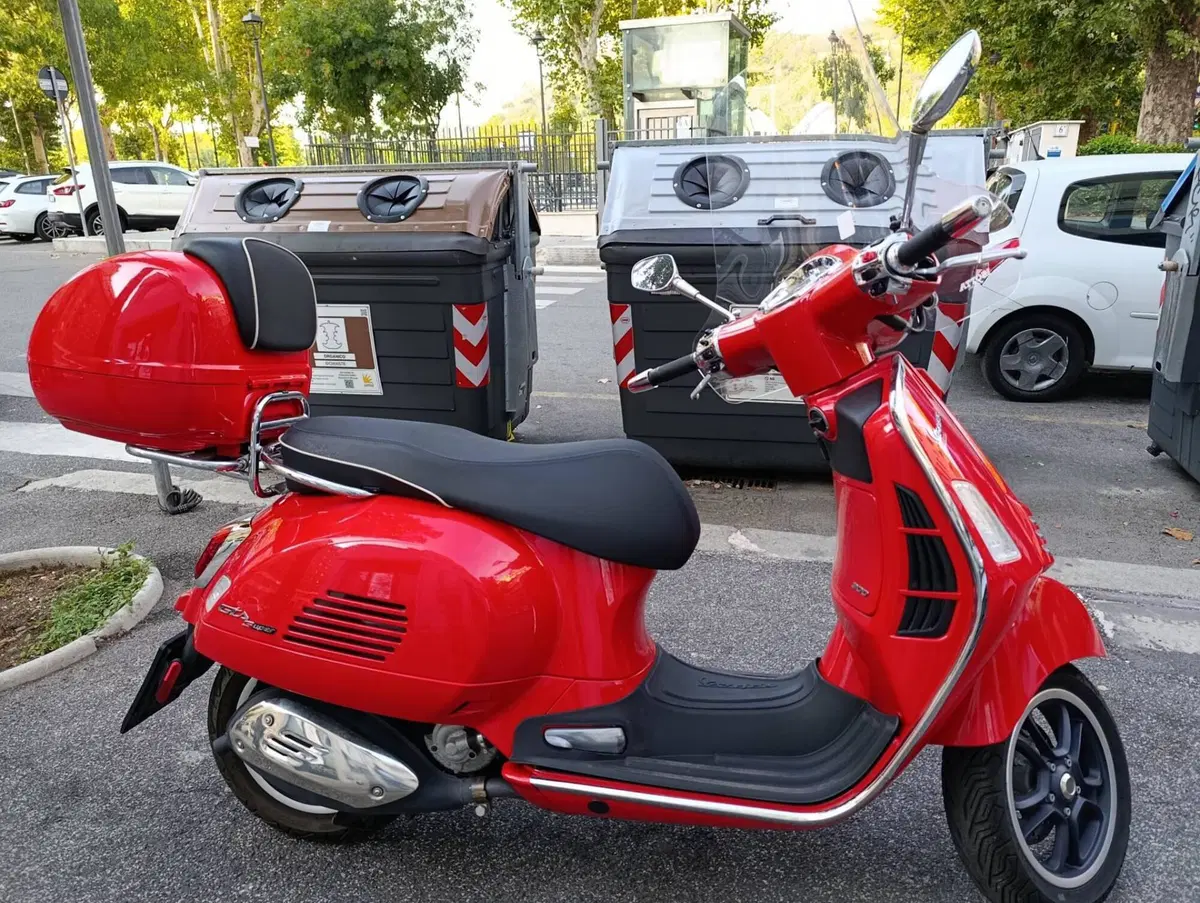 Vespa GTS 300 Super (2023 - 24) (4)