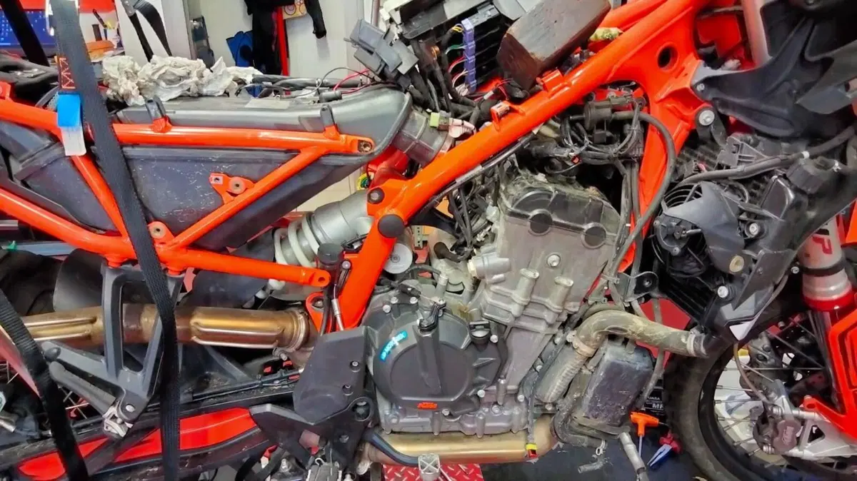 KTM 890 Adventure R (2023 - 24) (11)