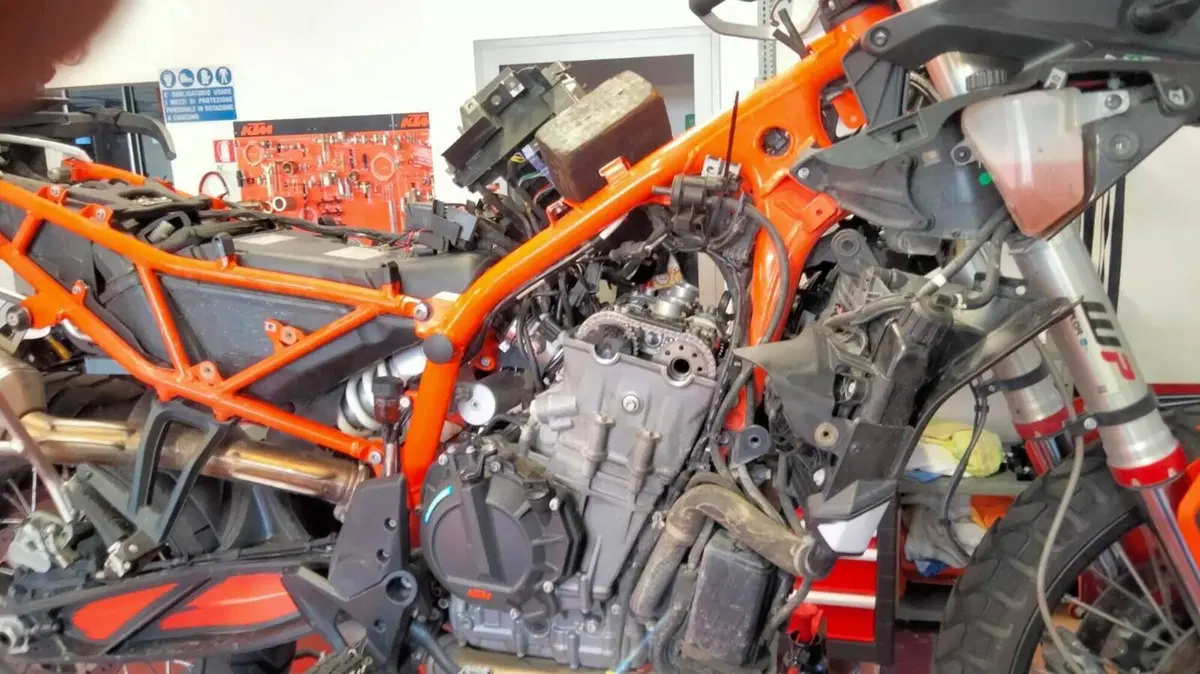 KTM 890 Adventure R (2023 - 24) (13)