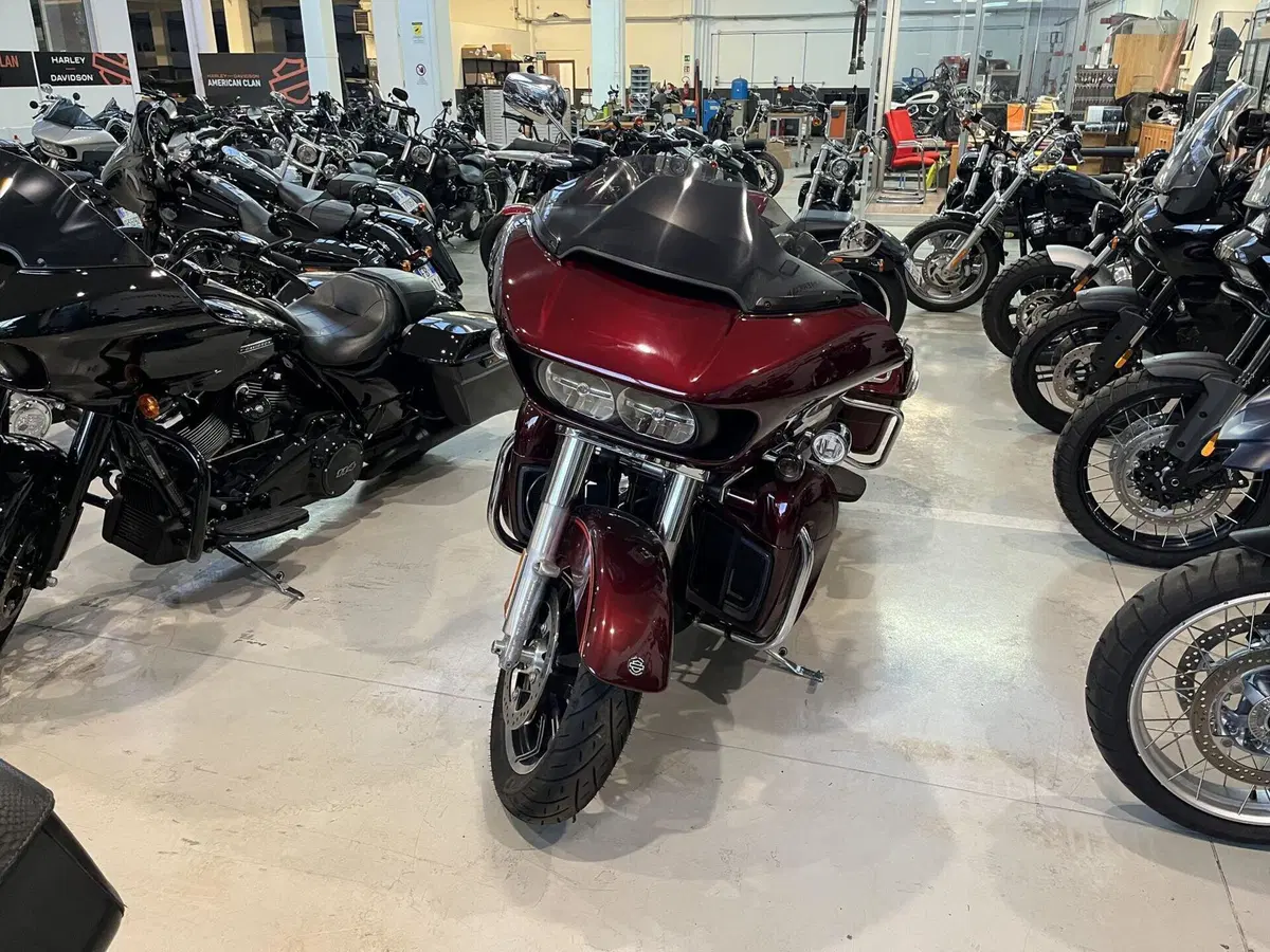 Harley-Davidson 107 Road Glide Ultra (2016) - FLRTU (4)