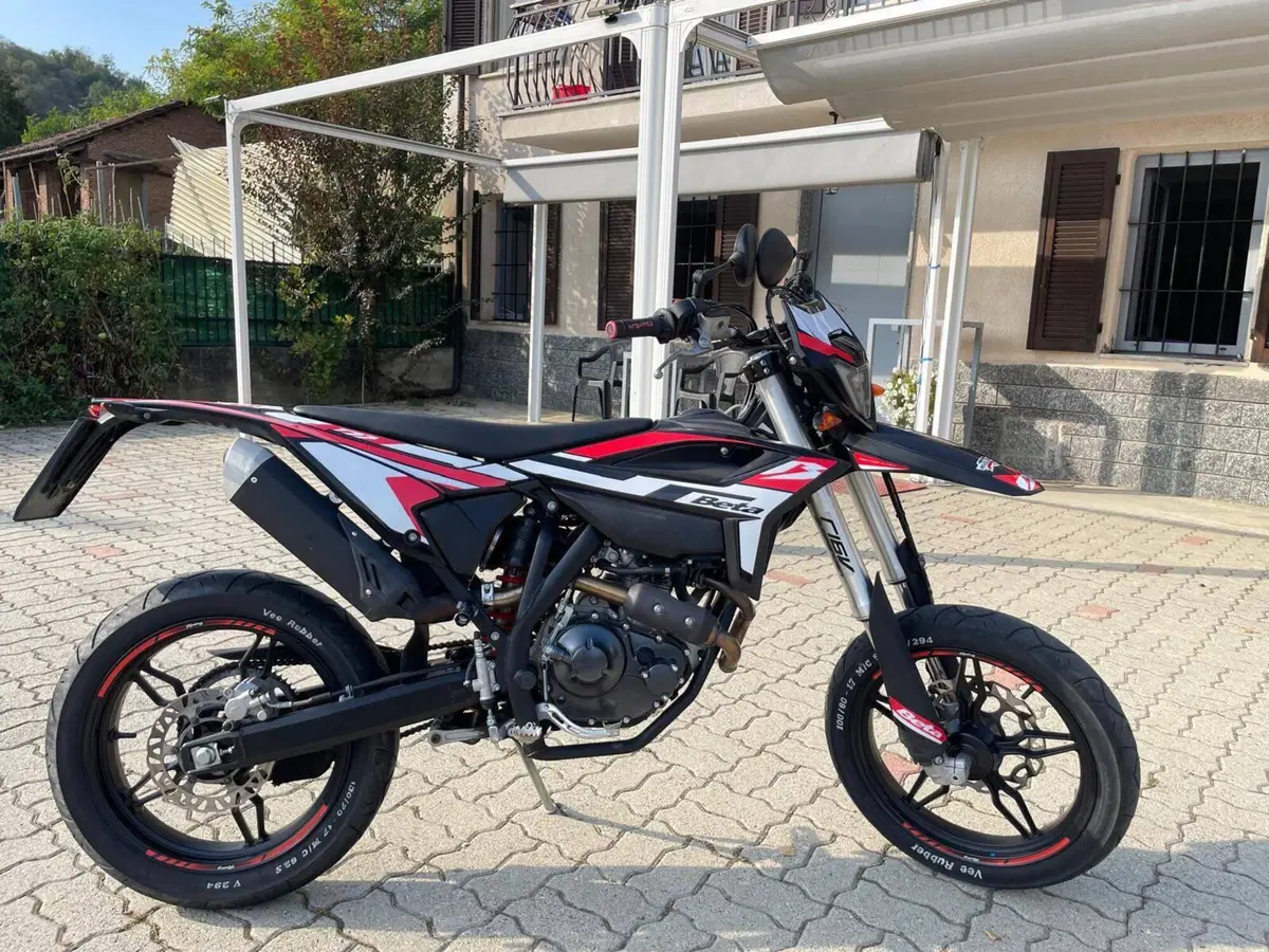 Betamotor RR 125 4T Motard T (2023 - 24) (2)