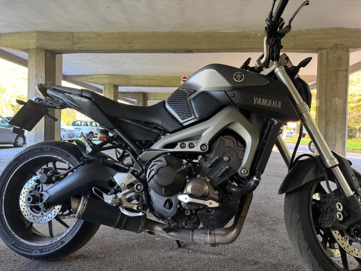 Yamaha MT-09 ABS (2016) (4)