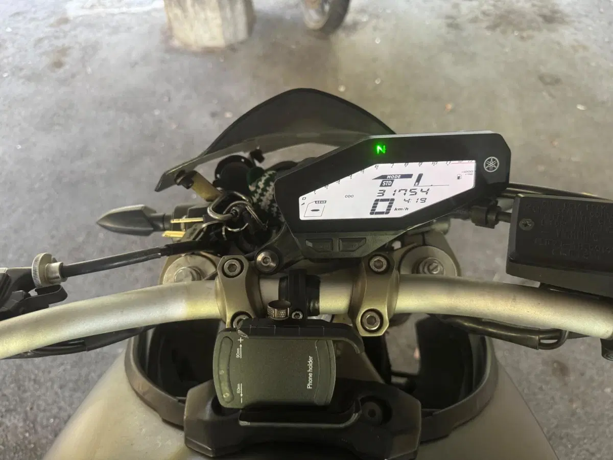 Yamaha MT-09 ABS (2016) (6)
