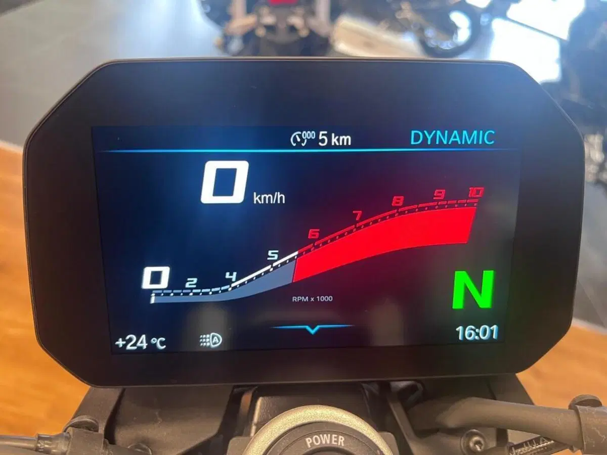 Bmw F 900 R (2025 - 27) (8)