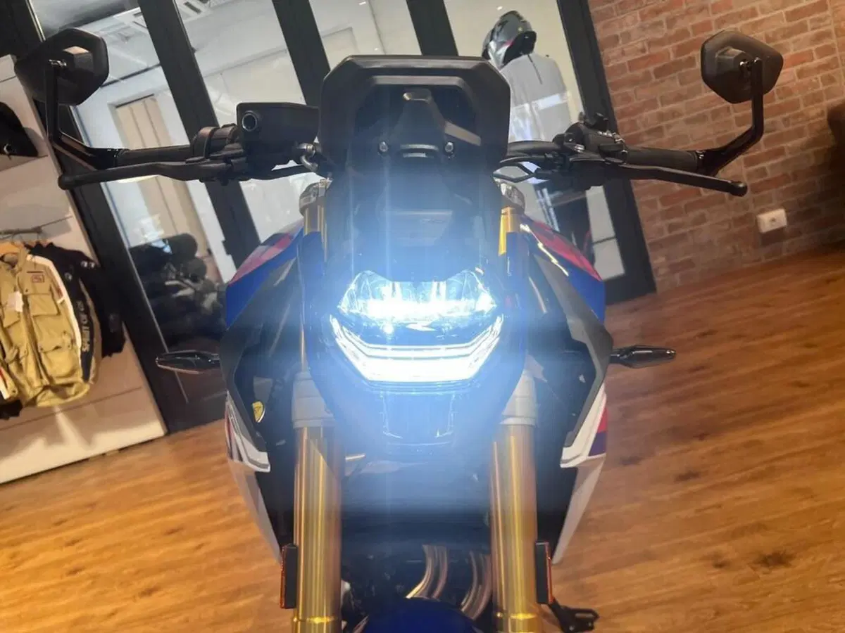 Bmw F 900 R (2025 - 27) (9)