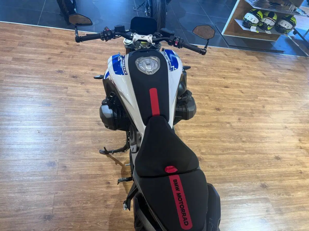 Bmw R 1300 R (2026 - 27) (7)