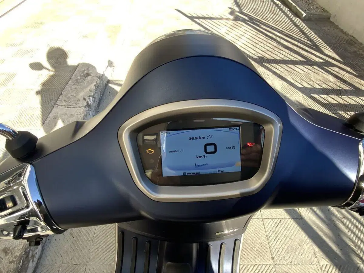 Vespa GTS 300 (2023 - 24) (10)