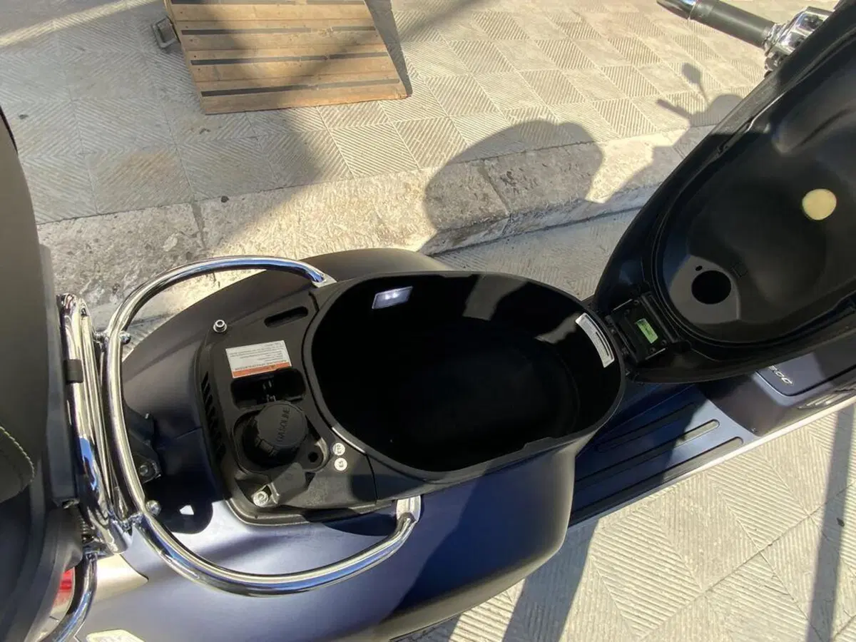 Vespa GTS 300 (2023 - 24) (11)