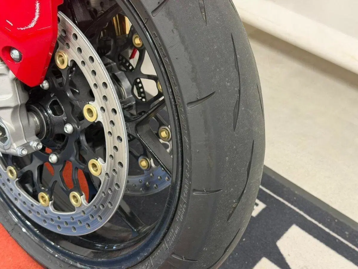 Honda CBR 1000 RR-R Fireblade SP (2024 - 26) (12)