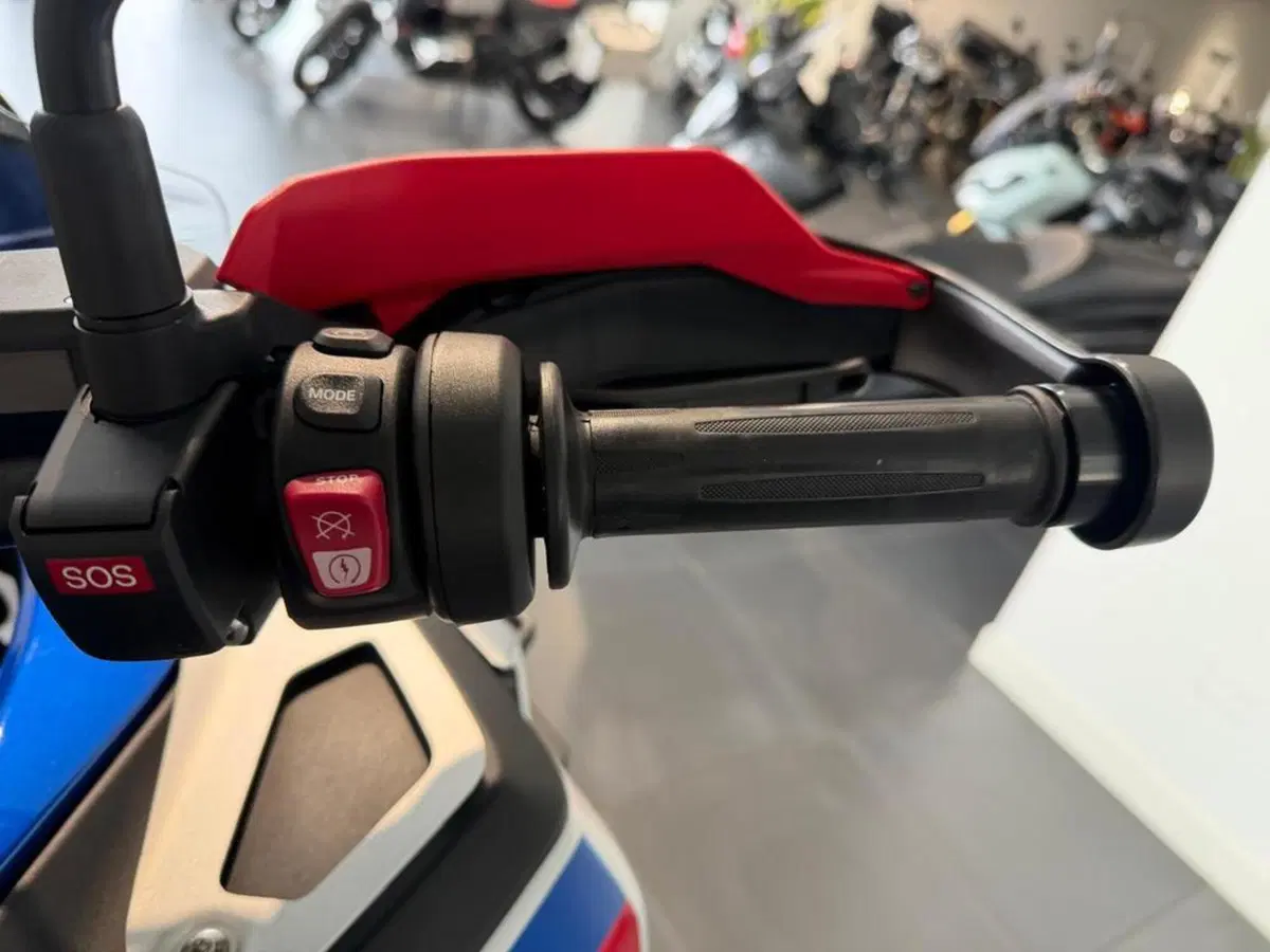 Bmw R 1300 GS Adventure (2025 - 26) (4)