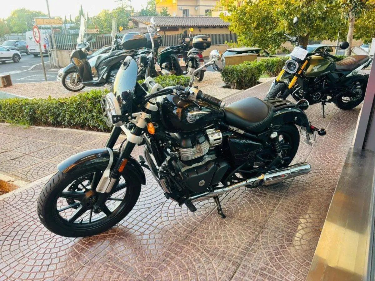 Royal Enfield Super Meteor 650 (2023 - 26) (3)