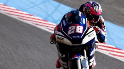 Moto2, colpo di scena Manu Gonzalez costretto a partire dalla pitlane, Izan Guevara ne approfitta e vince! Tony Arbolino è 2°! [CLASSIFICA]
